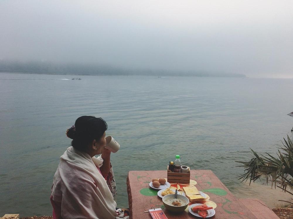 Baan Dongsak River View 상클라부리 외부 사진