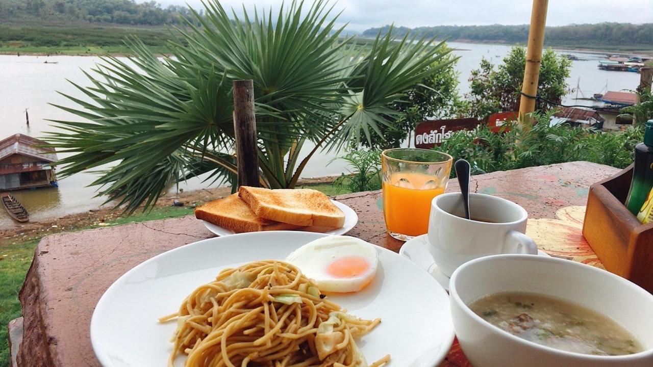 Baan Dongsak River View 상클라부리 외부 사진