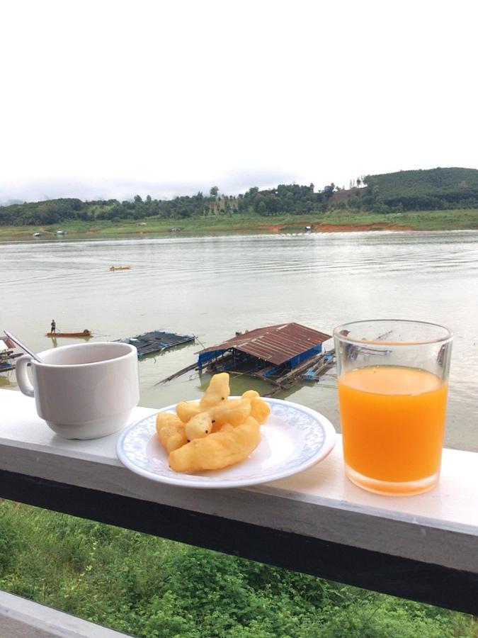 Baan Dongsak River View 상클라부리 외부 사진