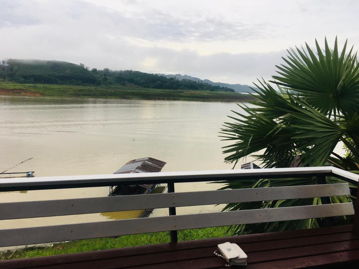 Baan Dongsak River View 상클라부리 외부 사진