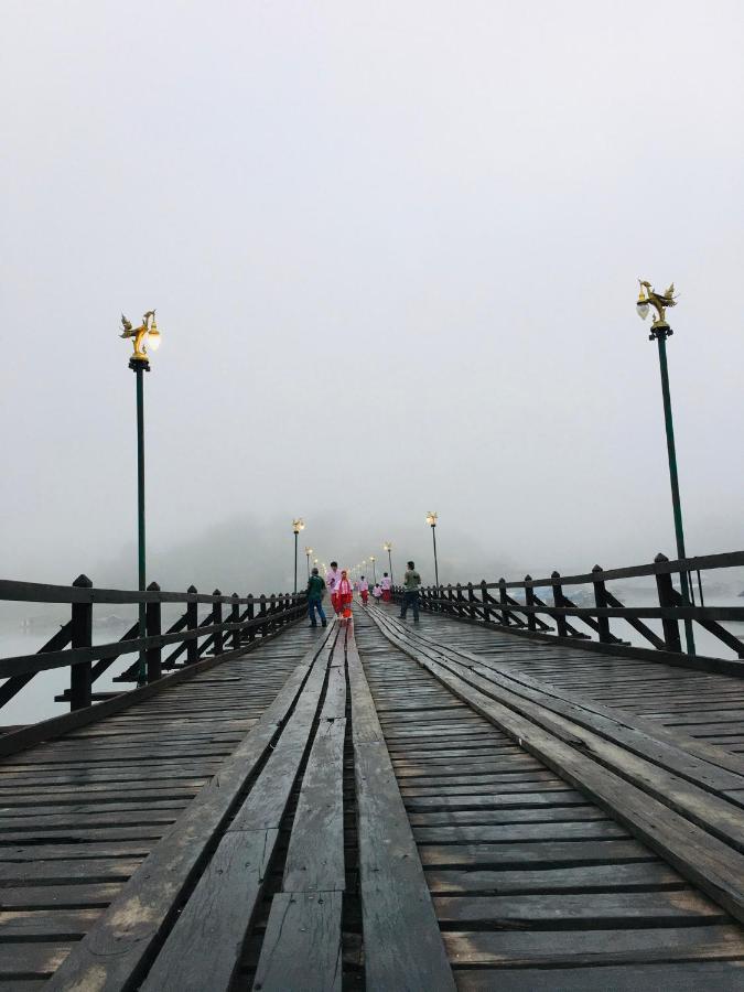 Baan Dongsak River View 상클라부리 외부 사진