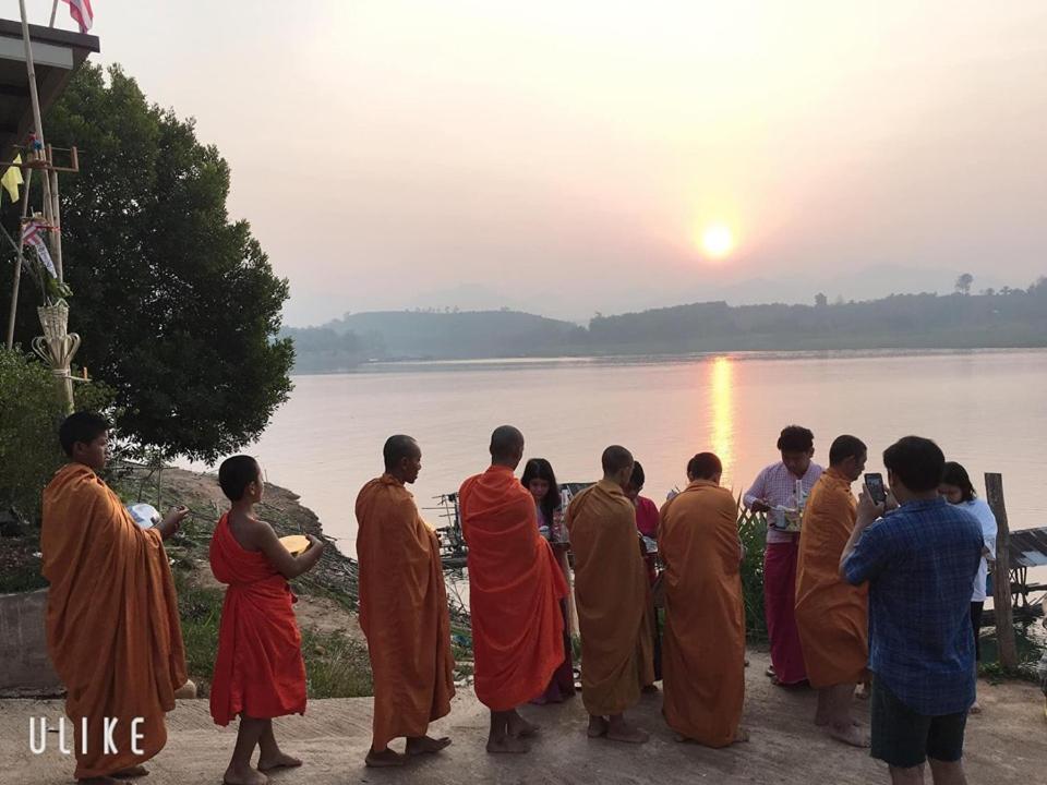Baan Dongsak River View 상클라부리 외부 사진